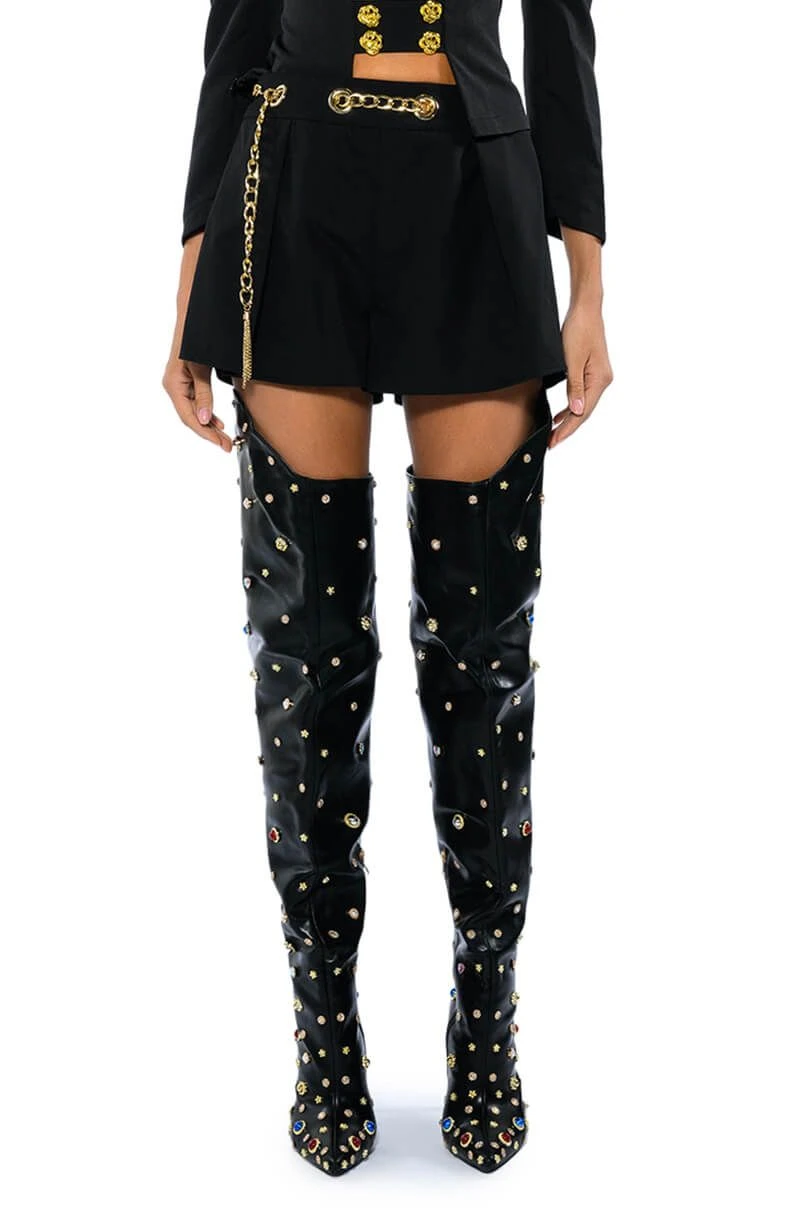 BETTER DAYS FLOUNCE SHORT WITH CHAIN BELT - Image 3