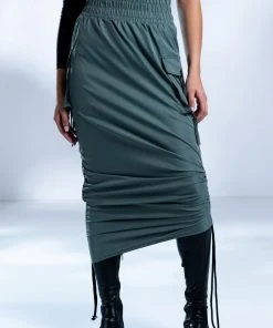FOLLOW ME ADJUSTABLE CARGO SKIRT IN OLIVE