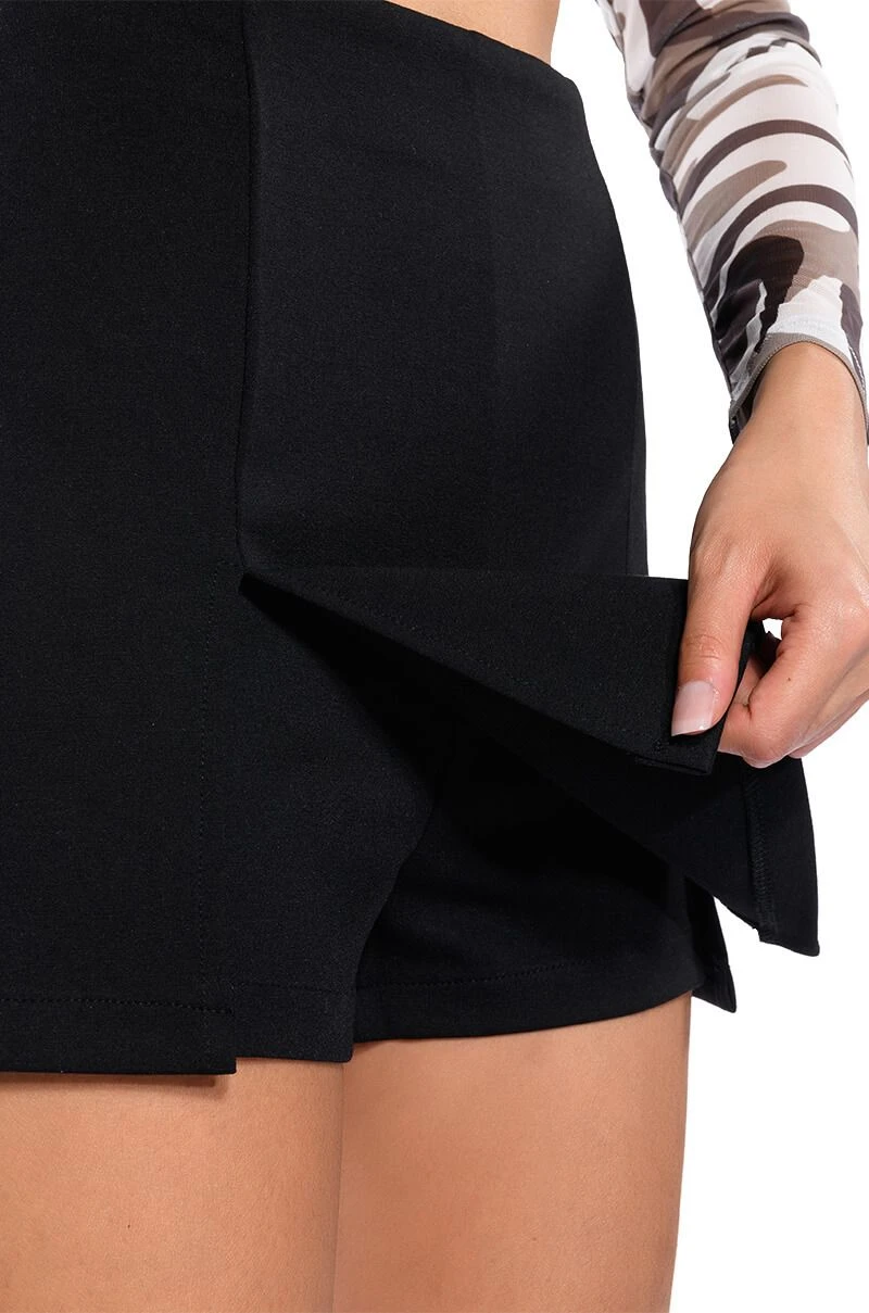 HE SAID SHE SAID SLIT DETAIL MINI SKORT - Image 8