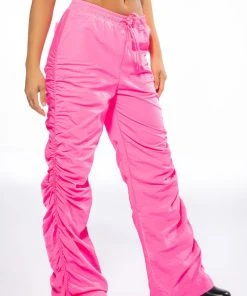 I JUST WANNA BE SEEN JOGGERS IN PINK