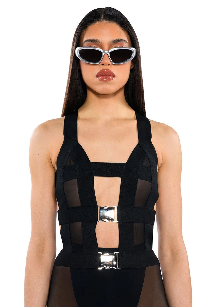 SNEAKY LINK BANDAGE CUTOUT TANK